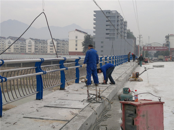 大渡口不锈钢复合管护栏常见问题及解决方案